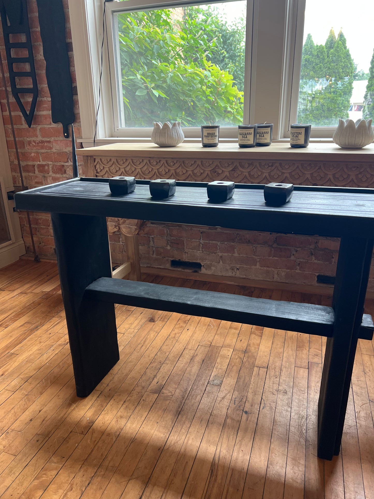 CN Consol Table