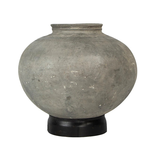 Large Mud Pot with Base